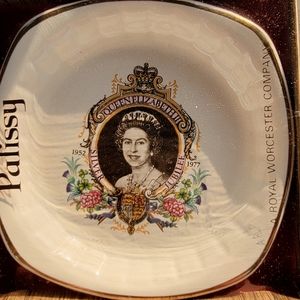 Royal Falcon Ware Queen Elizabeth II Trinket Dish 5”Silver Jubilee 1977 Small